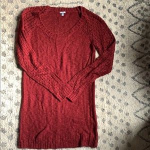 Cute maroon knit top